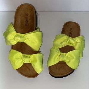 Neon bow sandals